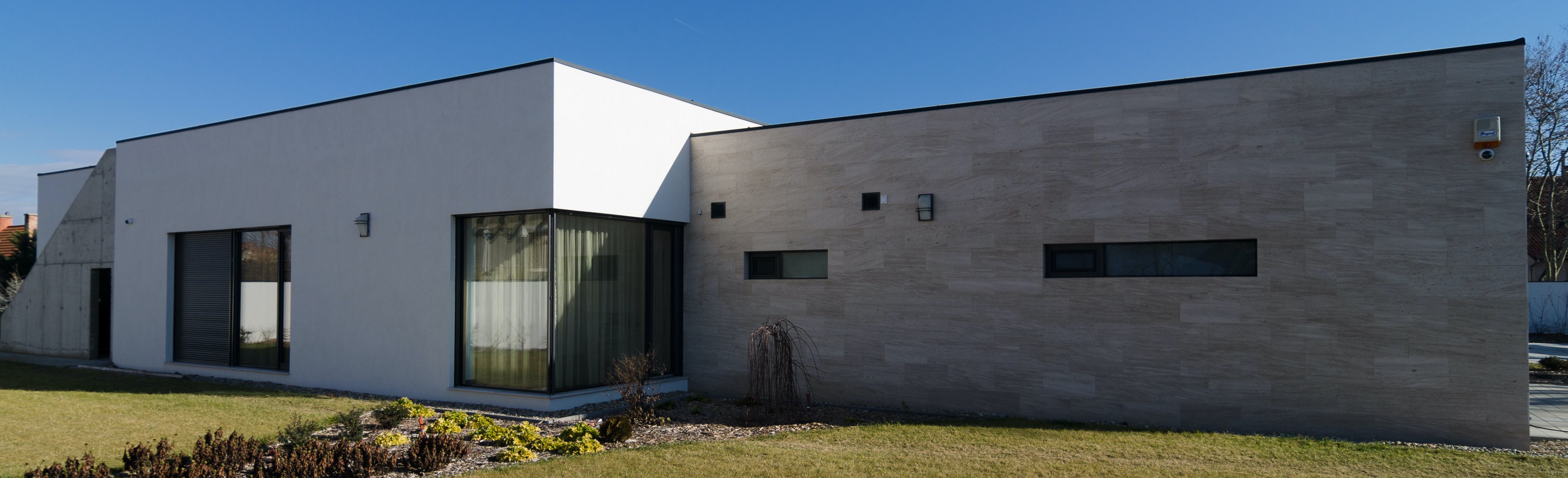 LEVENDULA UTCAI LAKÓÉPÜLET