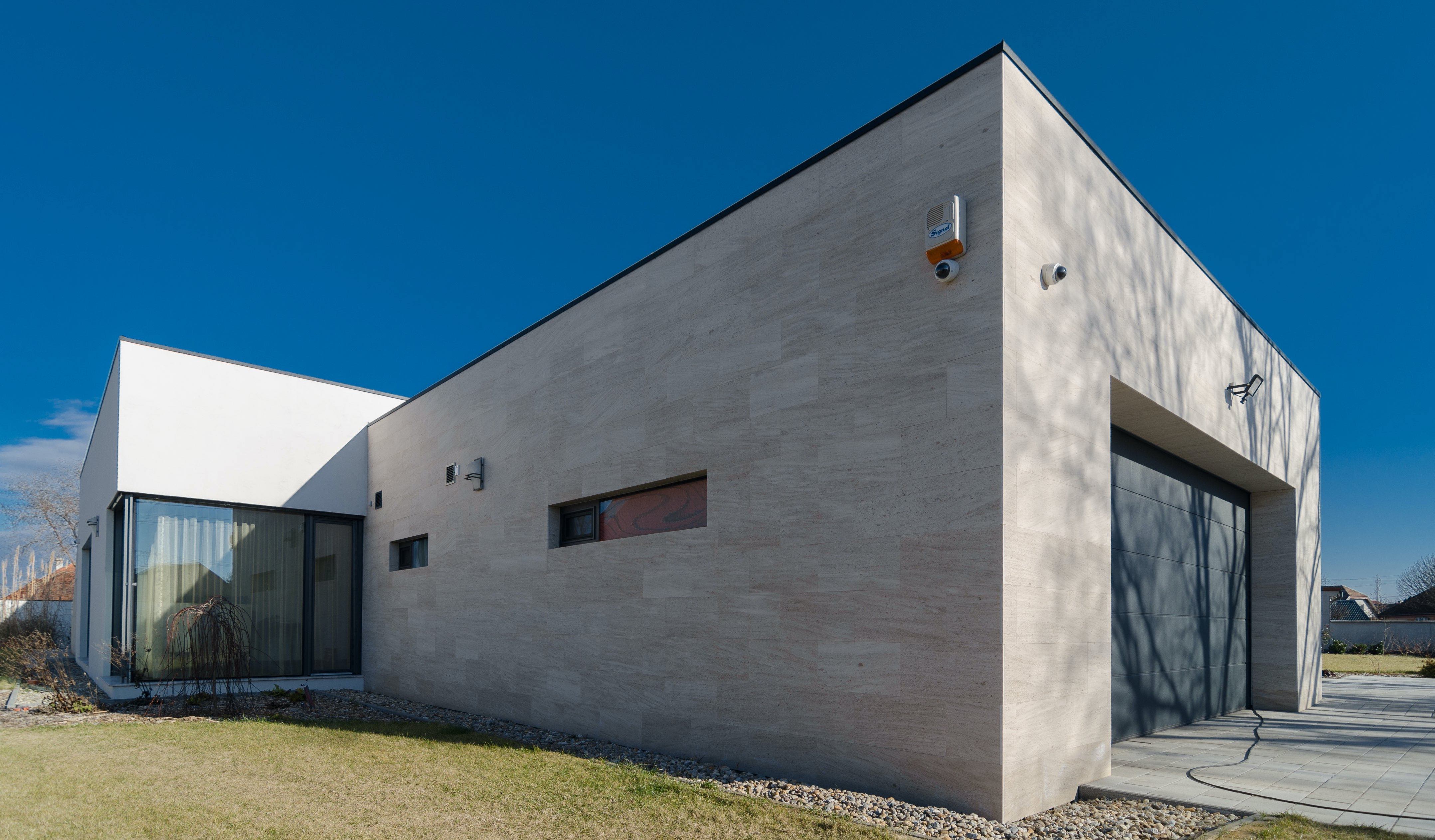 LEVENDULA UTCAI LAKÓÉPÜLET